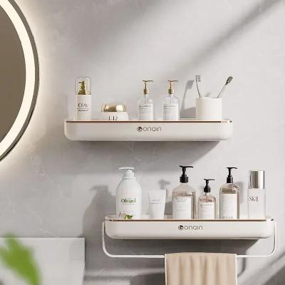 etagere-salle-de-bain-pratique